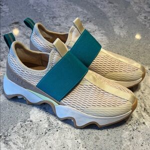 Sorel Cream and Teal Casual Shoes Size 8